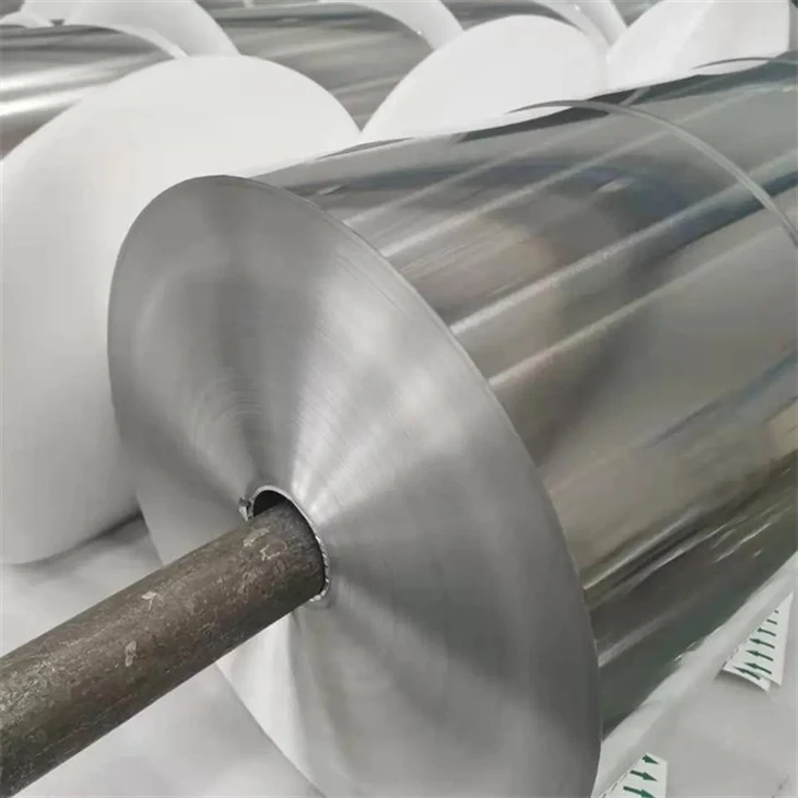 Middagsbehållare av aluminiumfolie